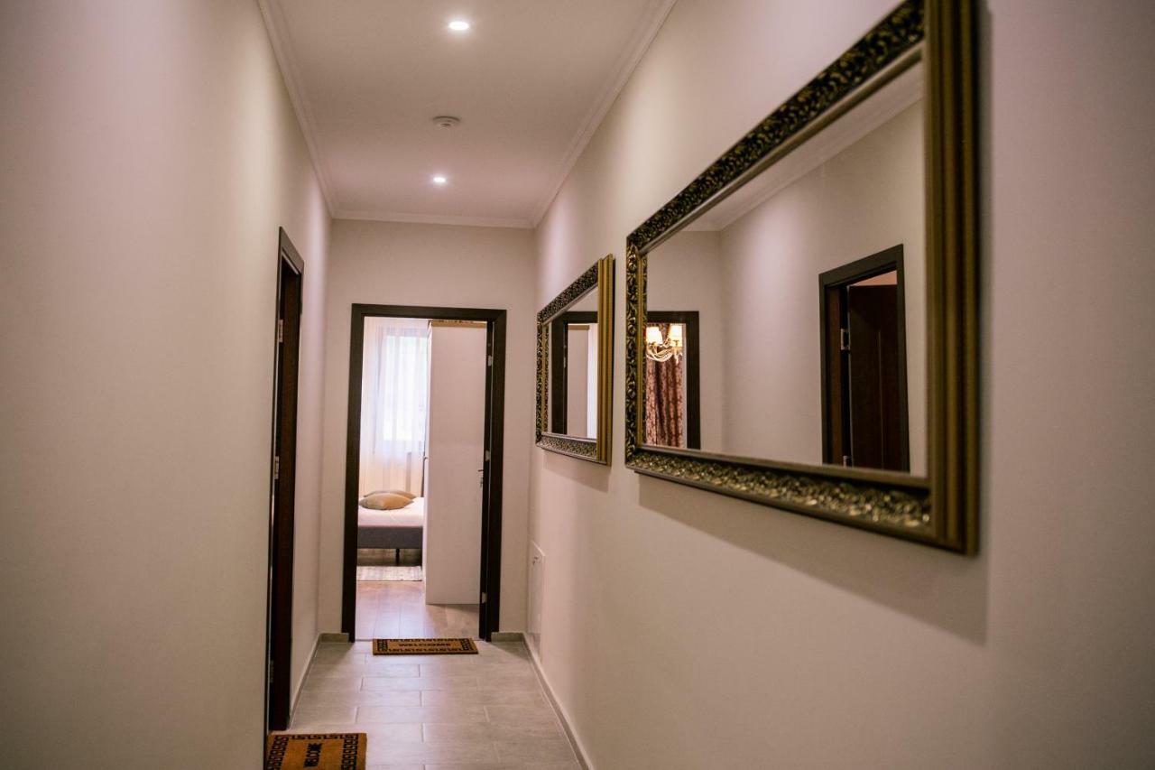 Hotel Casa Claudia à Sangeorgiu de Padure Extérieur photo