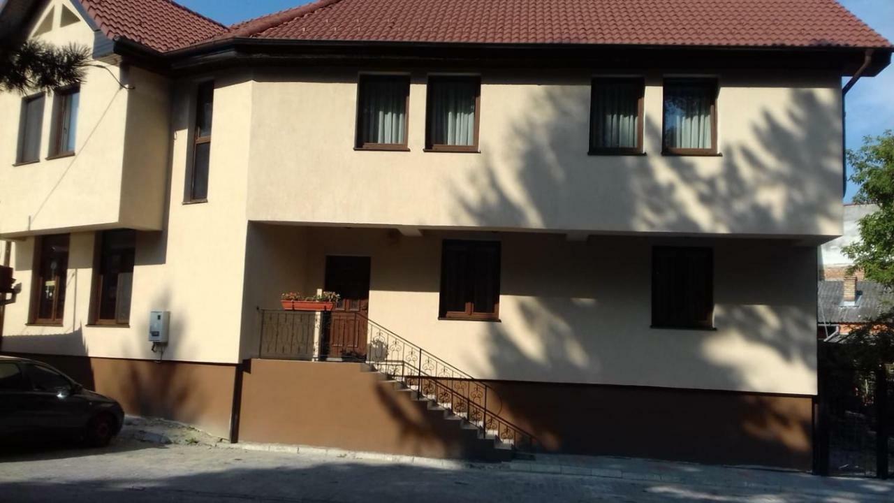 Hotel Casa Claudia à Sangeorgiu de Padure Extérieur photo